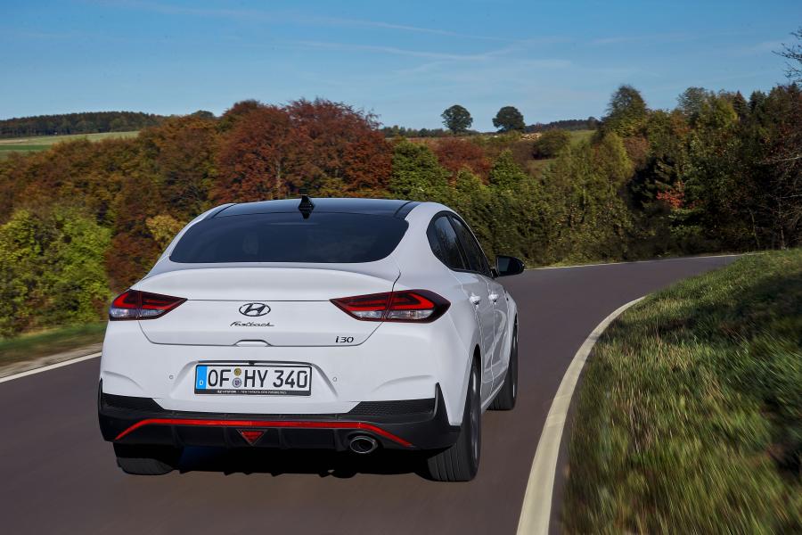  Hyundai i30 Fastback N Line 2018 года  (WW) (фото 13 из 35)